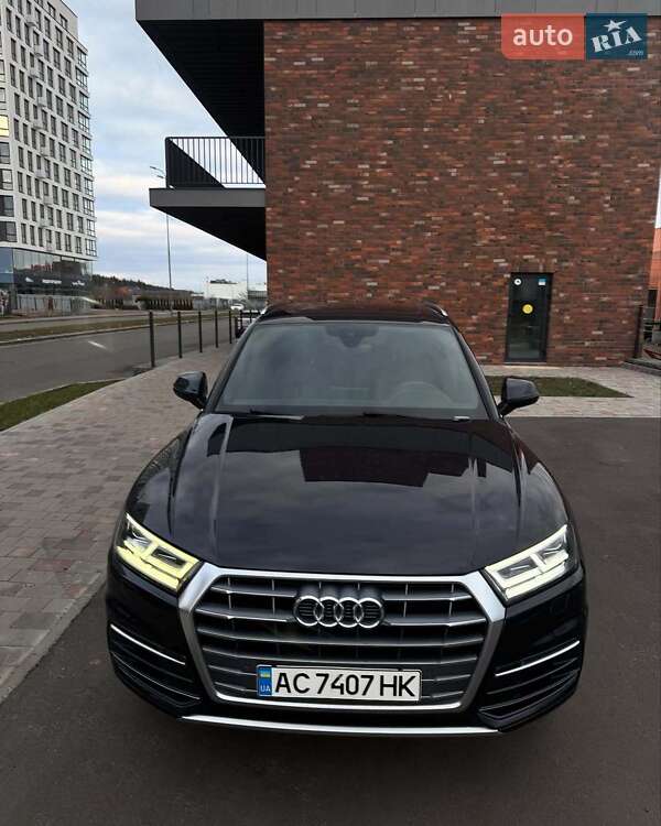 Позашляховик / Кросовер Audi Q5 2017 в Львові