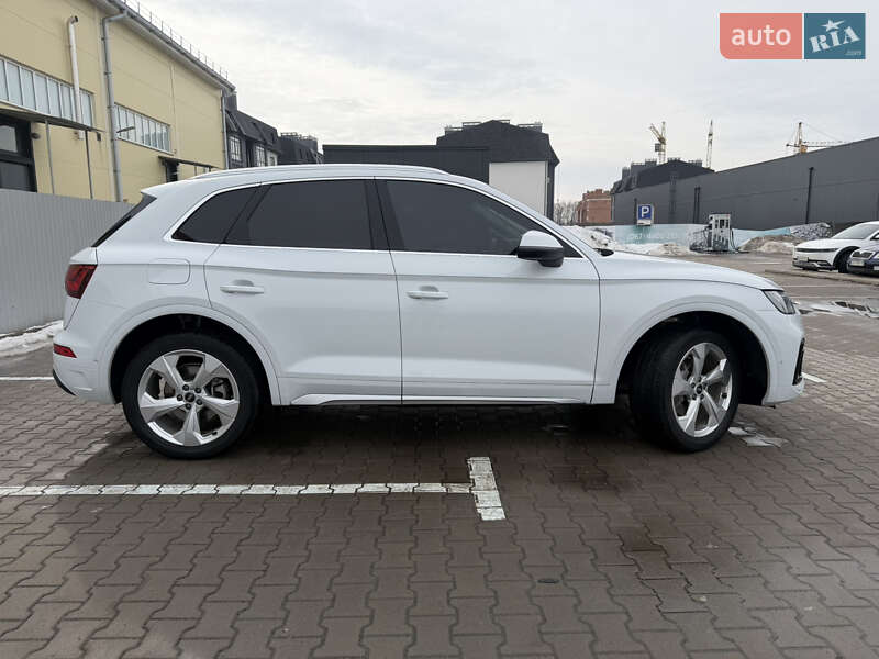 Внедорожник / Кроссовер Audi Q5 2021 в Киеве