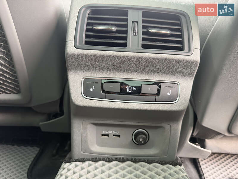 Внедорожник / Кроссовер Audi Q5 2021 в Киеве