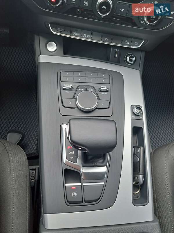 Позашляховик / Кросовер Audi Q5 2020 в Полтаві