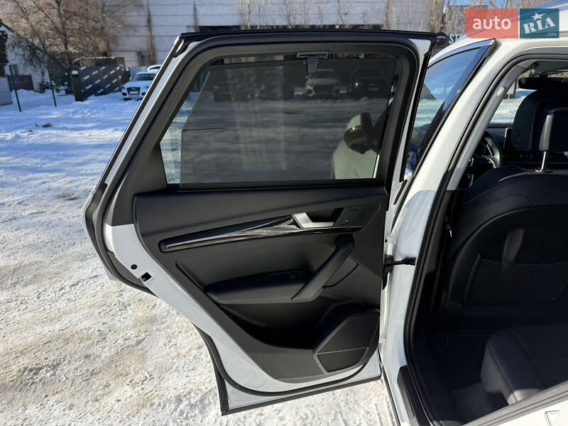 Позашляховик / Кросовер Audi Q5 2018 в Києві фото 25 Позашляховик / Кросовер Audi Q5 2018 в Києві