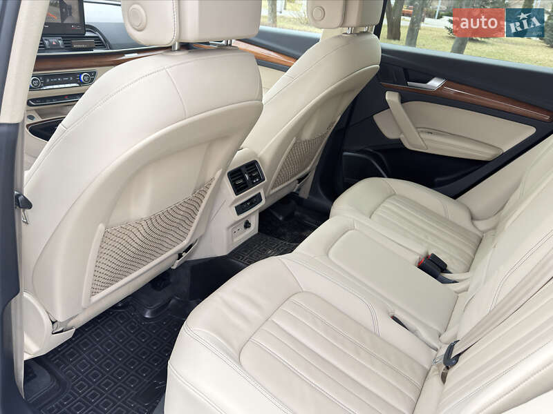 Позашляховик / Кросовер Audi Q5 2023 в Кам'янському