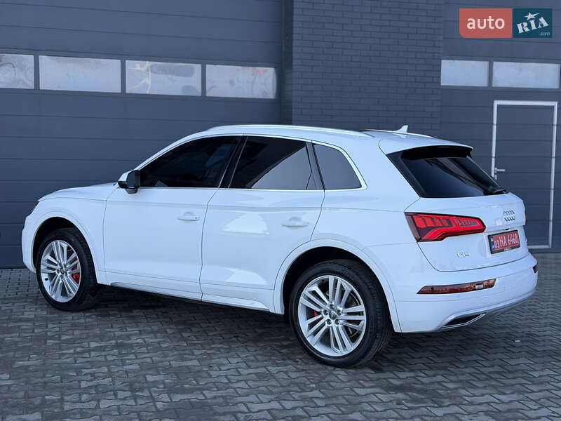 Позашляховик / Кросовер Audi Q5 2018 в Луцьку