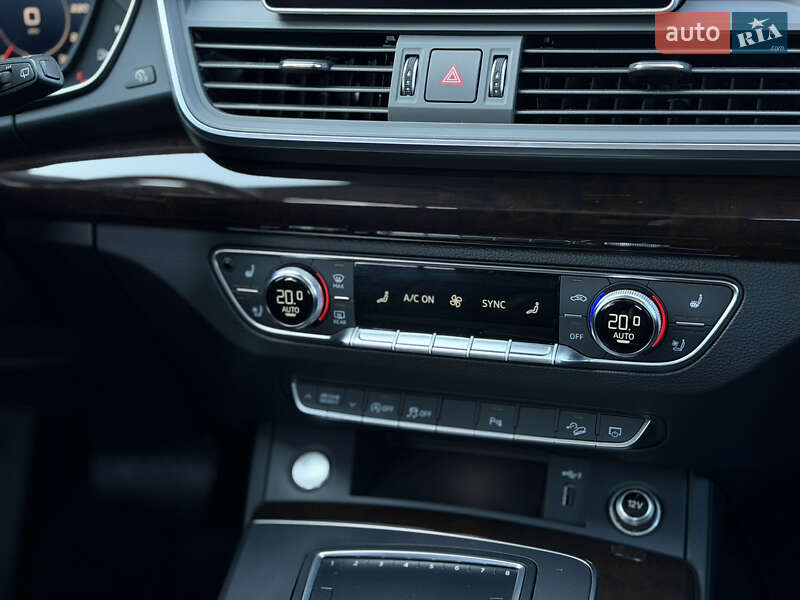 Позашляховик / Кросовер Audi Q5 2018 в Луцьку