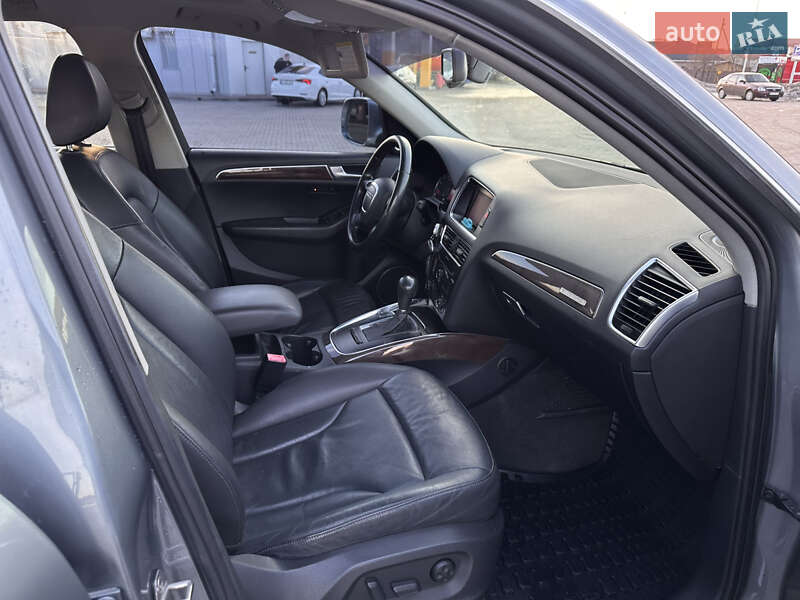 Позашляховик / Кросовер Audi Q5 2011 в Луцьку