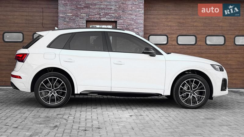 Позашляховик / Кросовер Audi Q5 2022 в Рівному