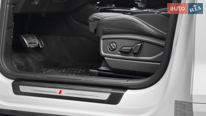 Позашляховик / Кросовер Audi Q5 2022 в Рівному