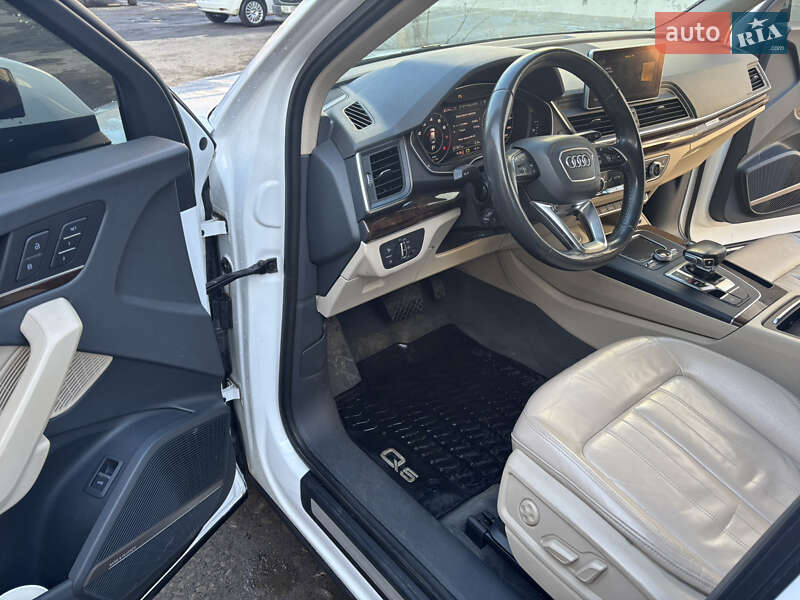 Позашляховик / Кросовер Audi Q5 2018 в Стрию