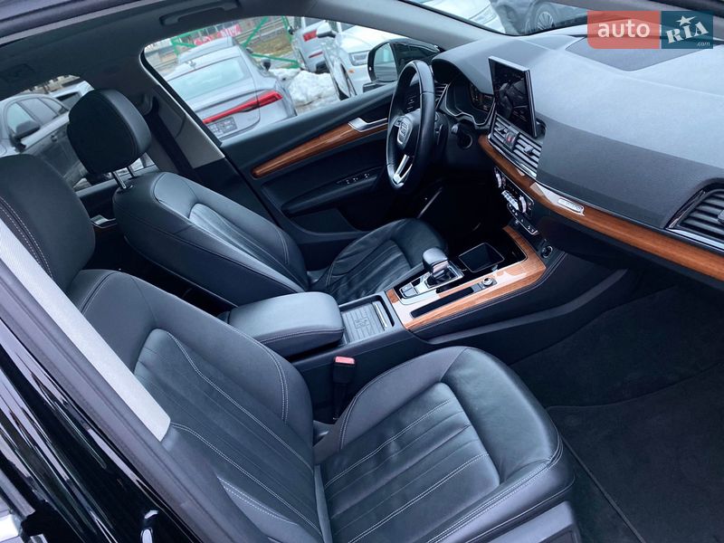 Позашляховик / Кросовер Audi Q5 2020 в Луцьку