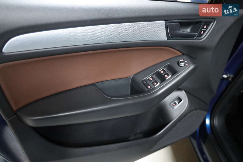 Позашляховик / Кросовер Audi Q5 2016 в Луцьку