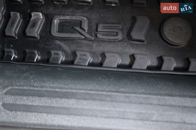 Позашляховик / Кросовер Audi Q5 2016 в Луцьку