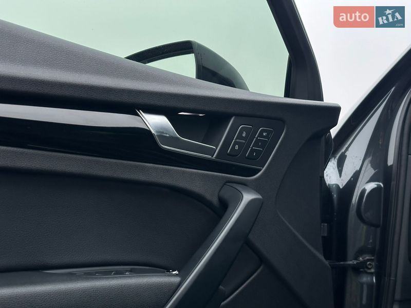 Внедорожник / Кроссовер Audi Q5 2019 в Ровно