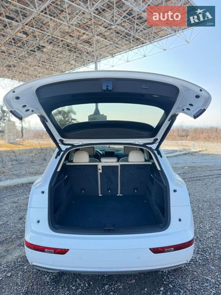 Позашляховик / Кросовер Audi Q5 2018 в Самборі