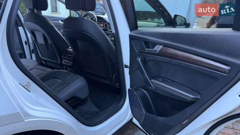 Внедорожник / Кроссовер Audi Q5 2021 в Тернополе