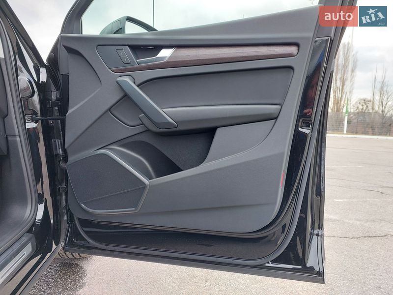 Внедорожник / Кроссовер Audi Q5 2024 в Харькове