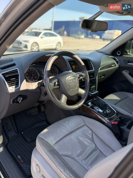 Позашляховик / Кросовер Audi Q5 2011 в Чернівцях