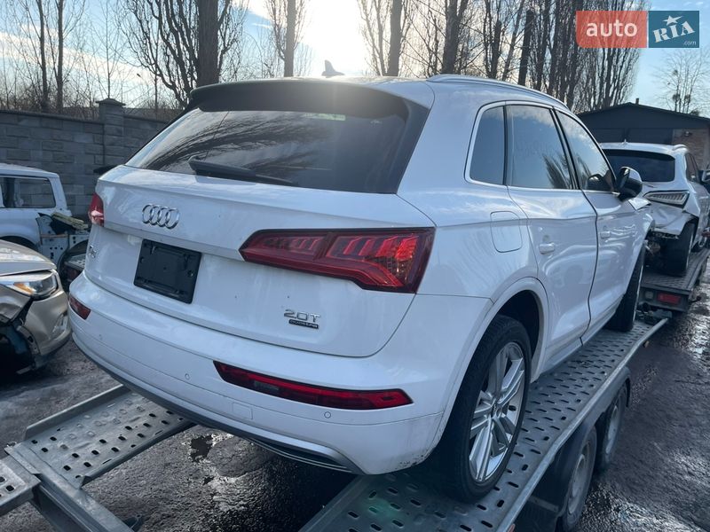 Позашляховик / Кросовер Audi Q5 2018 в Рівному