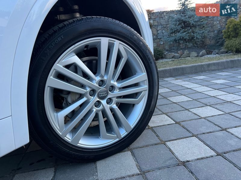 Позашляховик / Кросовер Audi Q5 2018 в Стрию