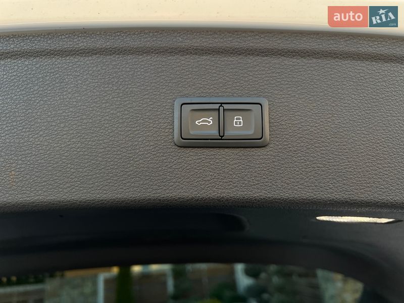 Позашляховик / Кросовер Audi Q5 2018 в Стрию