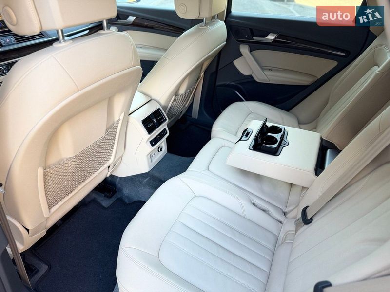 Позашляховик / Кросовер Audi Q5 2019 в Києві