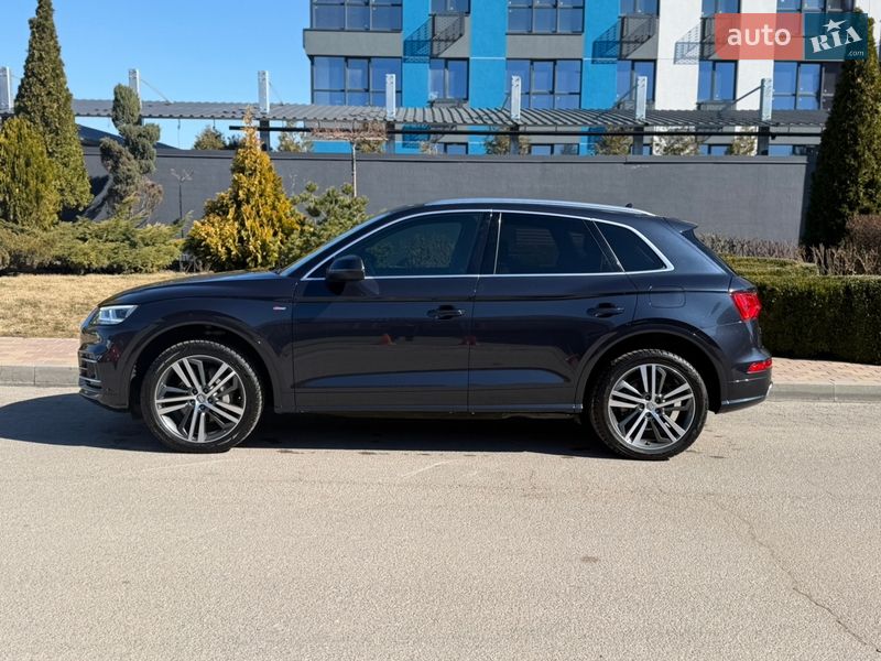 Внедорожник / Кроссовер Audi Q5 2020 в Днепре