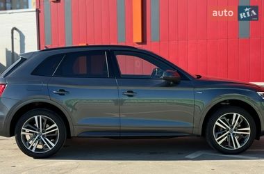 Внедорожник / Кроссовер Audi Q5 2019 в Киеве