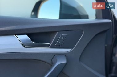 Внедорожник / Кроссовер Audi Q5 2019 в Киеве