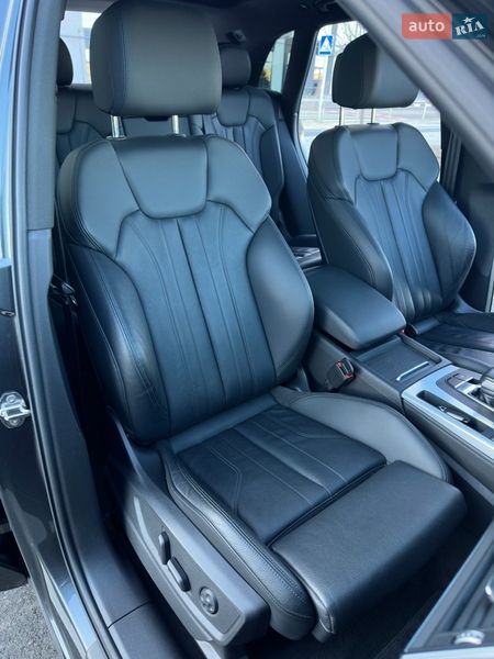 Позашляховик / Кросовер Audi Q5 2020 в Рівному