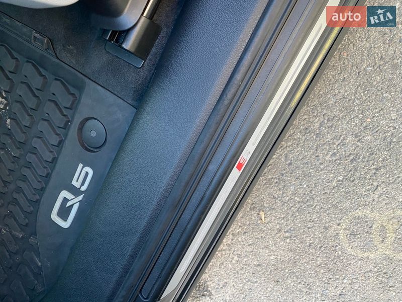 Внедорожник / Кроссовер Audi Q5 2022 в Киеве