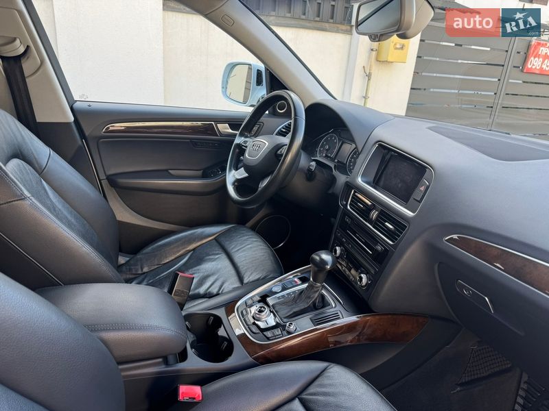 Позашляховик / Кросовер Audi Q5 2015 в Львові