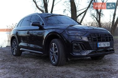 Позашляховик / Кросовер Audi Q5 2022 в Дніпрі