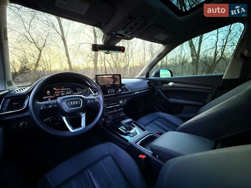 Позашляховик / Кросовер Audi Q5 2022 в Дніпрі