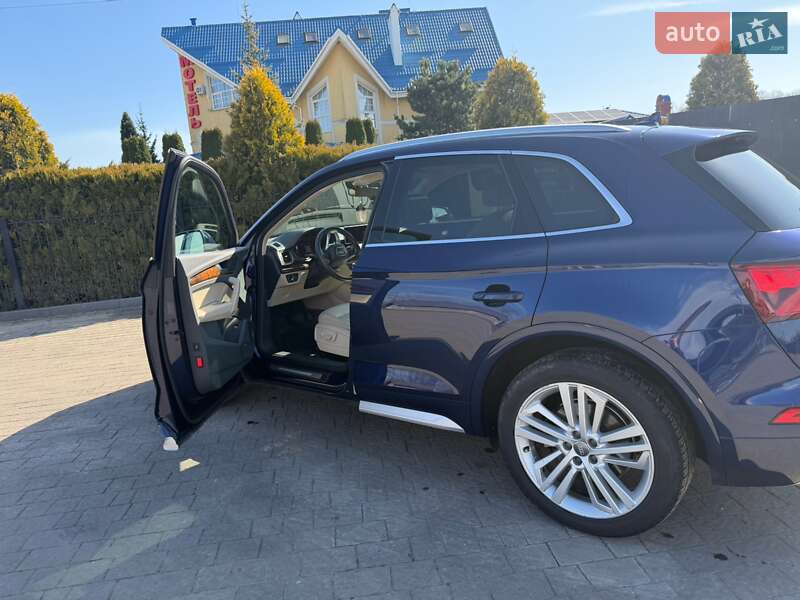 Позашляховик / Кросовер Audi Q5 2017 в Болехові