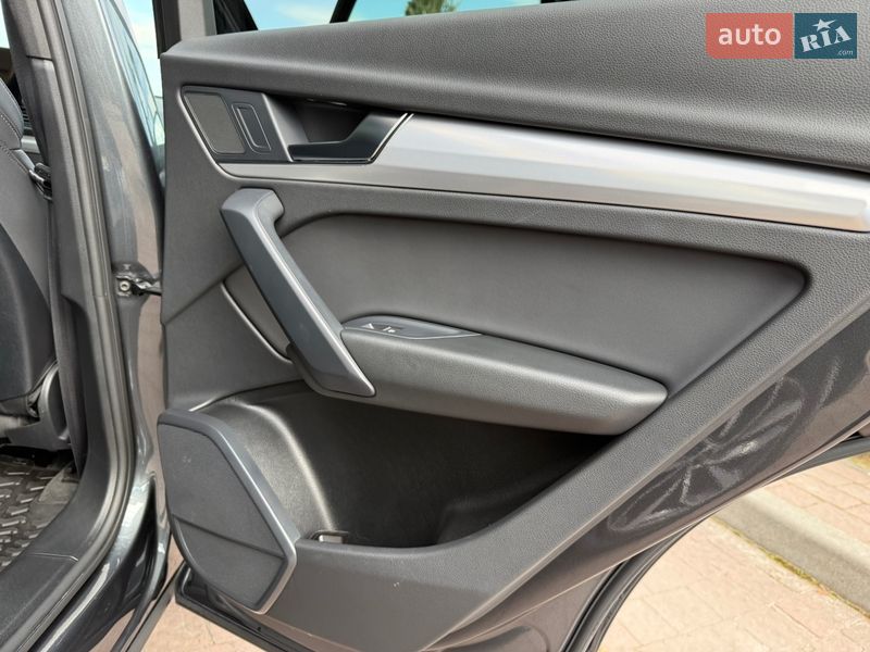 Внедорожник / Кроссовер Audi Q5 2024 в Стрые