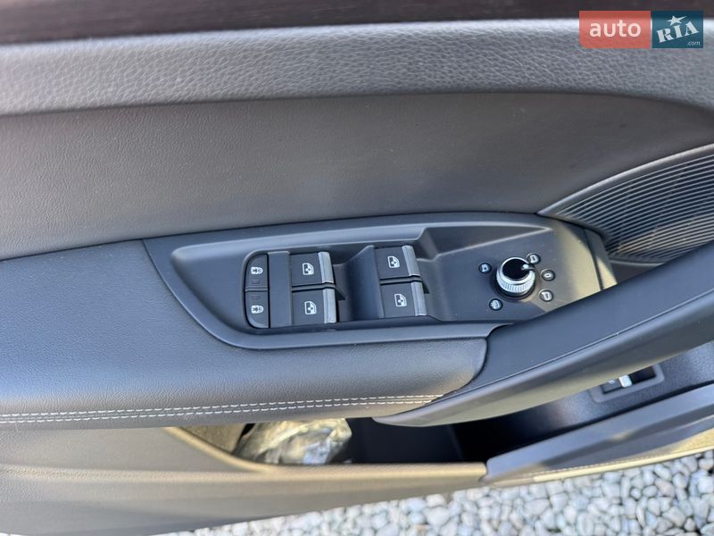 Позашляховик / Кросовер Audi Q5 2023 в Івано-Франківську