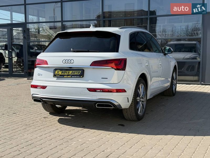 Позашляховик / Кросовер Audi Q5 2020 в Івано-Франківську