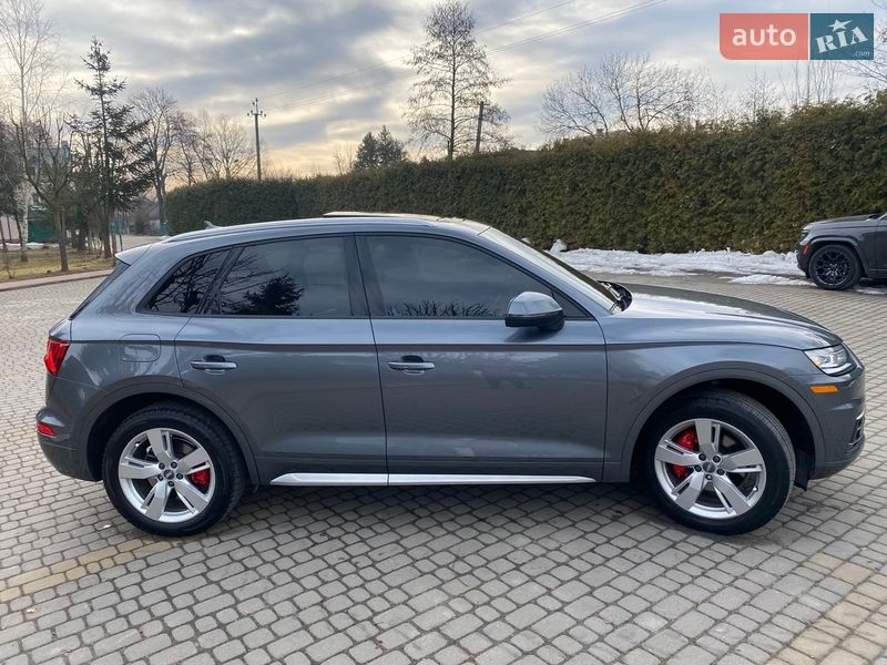 Внедорожник / Кроссовер Audi Q5 2017 в Пустомытах