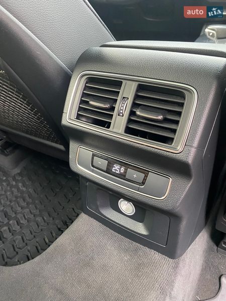 Внедорожник / Кроссовер Audi Q5 2017 в Пустомытах