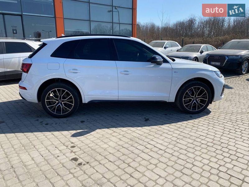 Позашляховик / Кросовер Audi Q5 2021 в Львові