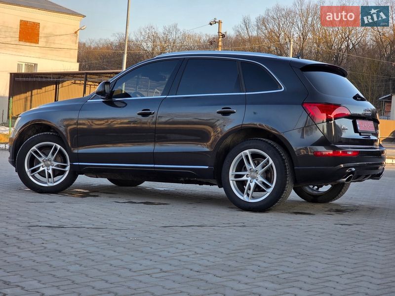 Внедорожник / Кроссовер Audi Q5 2015 в Гусятине