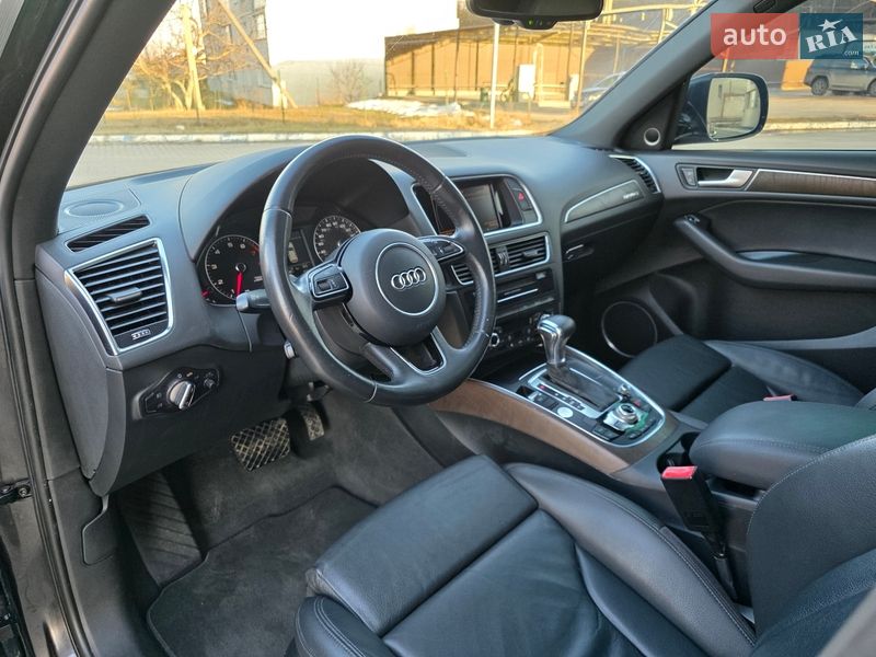 Внедорожник / Кроссовер Audi Q5 2015 в Гусятине