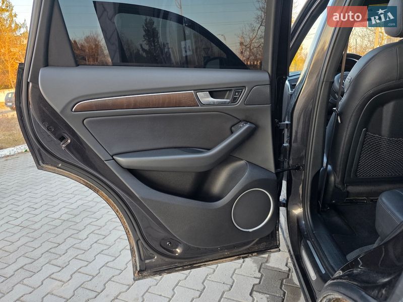 Внедорожник / Кроссовер Audi Q5 2015 в Гусятине