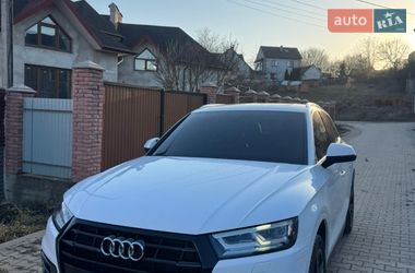 Позашляховик / Кросовер Audi Q5 2017 в Чернівцях