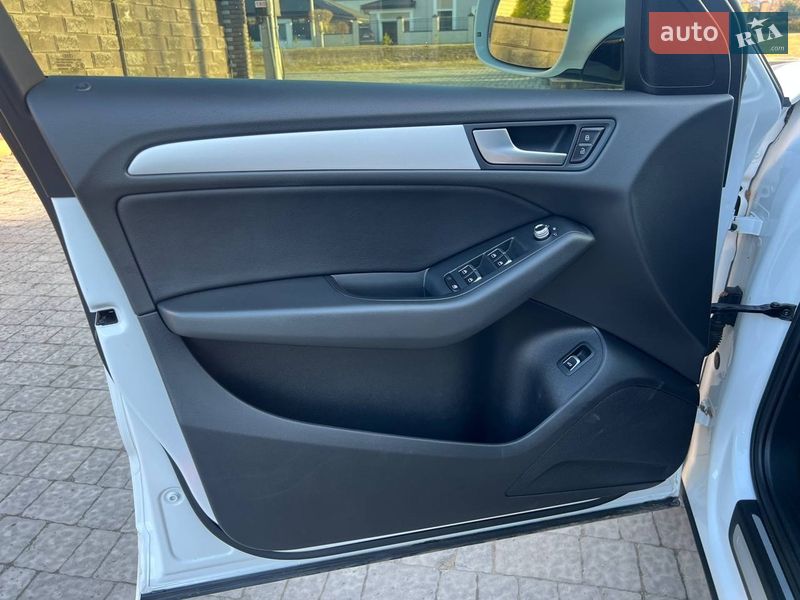 Внедорожник / Кроссовер Audi Q5 2015 в Ровно