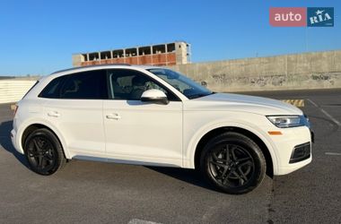 Позашляховик / Кросовер Audi Q5 2017 в Львові