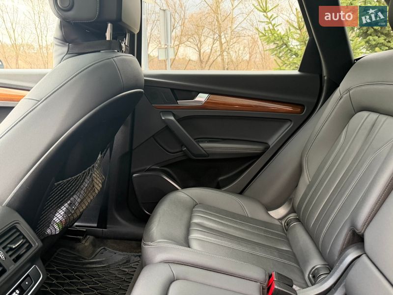Позашляховик / Кросовер Audi Q5 2021 в Чернігові
