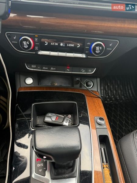 Позашляховик / Кросовер Audi Q5 2021 в Чернігові