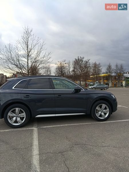Внедорожник / Кроссовер Audi Q5 2018 в Киеве