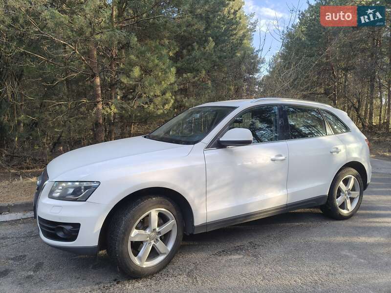 Позашляховик / Кросовер Audi Q5 2010 в Вишгороді