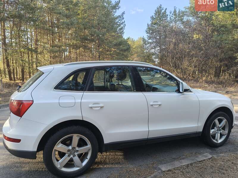 Позашляховик / Кросовер Audi Q5 2010 в Вишгороді